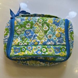 Vera Bradley Blue and Green Floral Cosmetic Bag - Travel Hook